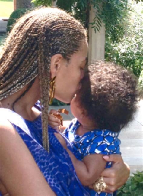 Beyonce shares new photo of daughter Blue Ivy - CBS News