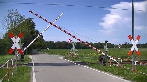 Spoorwegovergang Neuburg An Der Donau D Railroad Crossing