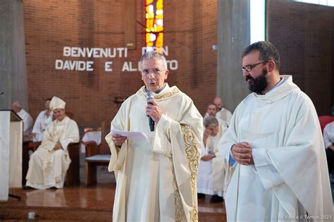 Lingresso Dei Nuovi Co Parroci Di Nichelino La Voce E Il Tempo