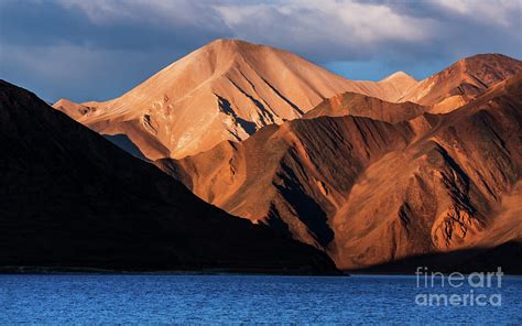 Pangong Lake Worlds Highest Saltwater Lake Dyed In Blue Stand