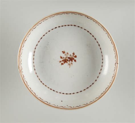 Saucer (y1965-428)