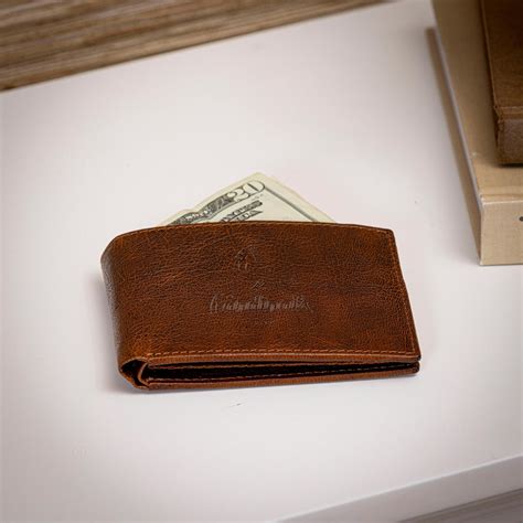 St Louis Cardinals Embossed 100 Genuine Tumbled Leather Passcase Bi