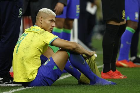 Richarlison Faz Tatuagem Rosto De Neymar Onda Oeste Fm