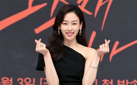 Tubuh Kurus Seo Hyun Jin Picu Kekhawatiran