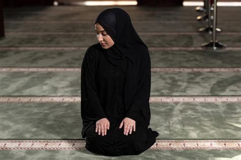 Premium Photo | Muslim woman praying at the mosque