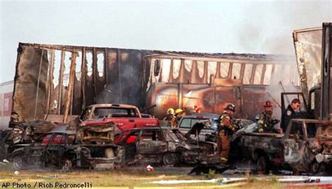 Page One Sacramento 5 Die In Fiery Crash Of 36 Vehicles On Foggy I 5