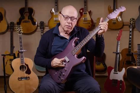 Mark Knopfler Dire Straits Vai Vender A Sua Cole O De Guitarras