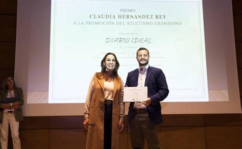 El Granada Joven Reconoce A Ideal En Su Entrega De Becas Ideal