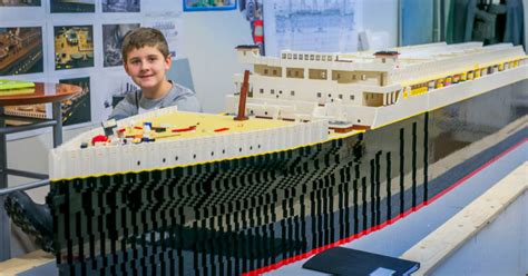 World's Largest Lego Titanic - PigeonForge.com