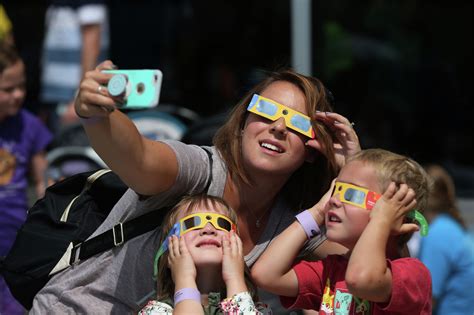 How to photograph the April 8 total solar eclipse in Texas