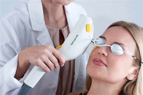 Intense Pulsed Light Ipl Treatment And Therapy For Dry Eye