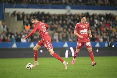 Foot Brest sans Pierre Lees Melou à Lorient