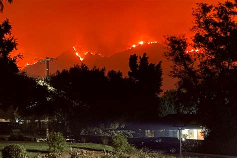 Los Incendios Arrasan En El Oeste De Estados Unidos