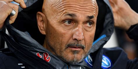 Spalletti Si Tatua Lo Scudetto Del Napoli Le Immagini Social