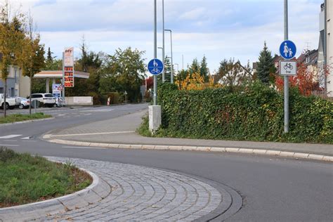 Kreisverkehr Radweg Mit Abschnittsweiser Nutzungspflicht Martin Ueding