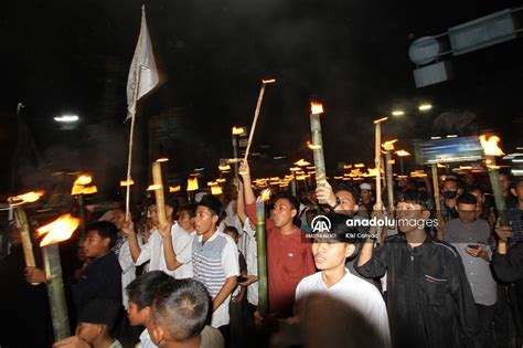 Tradisi pawai obor jelang dimulainya bulan suci Ramadan Anadolu Ajansı