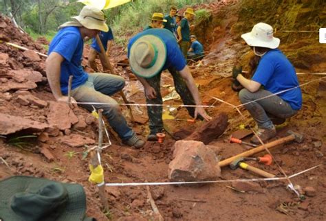 Prefeita de Cruzeiro do Oeste quer construir museu paleontológico