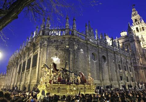 Procesiones De La Madrug De Sevilla Itinerarios Y Horarios De Paso En