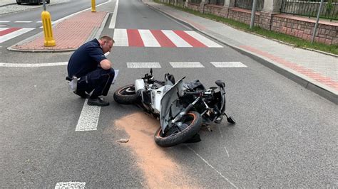 Śmiertelny wypadek w Łękawie Motocyklista uderzył w kościelny płot