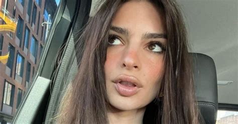 Emily Ratajkowski en petite lingerie la mannequin affole la Toile ses abonnés ne s en