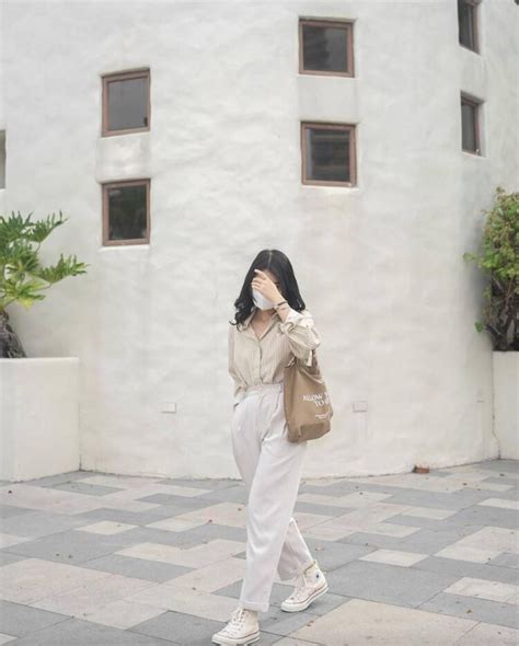 Hot Sexy Faye Balogo Bikini Pics