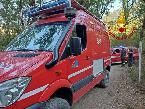 Firenze Motociclista Cade Su Sentiero A Vaglia Soccorso Dai Vigili