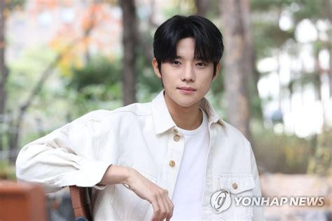 S Korean Actor Moon Sang Min Yonhap News Agency