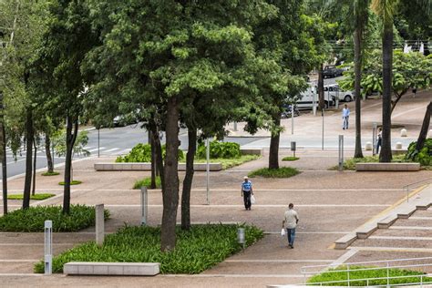 Gardens and Squares: 10 Examples of Small-Scale Landscaping in Brazil | ArchDaily