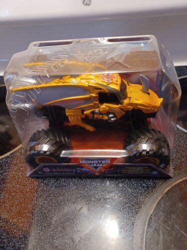 Bakugan Dragonoid Hot Wheels Monster Jam Truck Gold