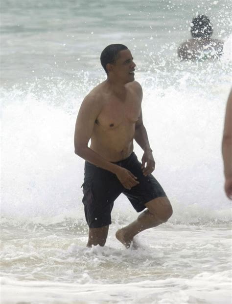 Obama Bodysurfs In Hawaii (PHOTOS) | HuffPost Latest News