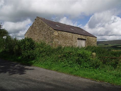 Barn Near Bailey Hey Philandju Cc By Sa 2 0 Geograph Britain And