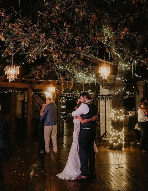 13 Winter Wedding Ideas For A Magical Celebration Nikkolas Nguyen