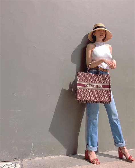 Thu mới chớm mà dàn sao và hot girl Việt đã khoe kiểu street style kiểu nào cũng dát đầy