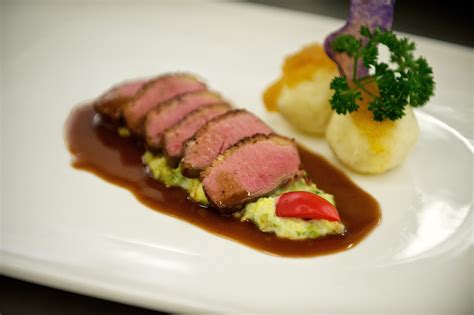 Rezept Gebratene Entenbrust mit Rahmwirsing Grießknödel