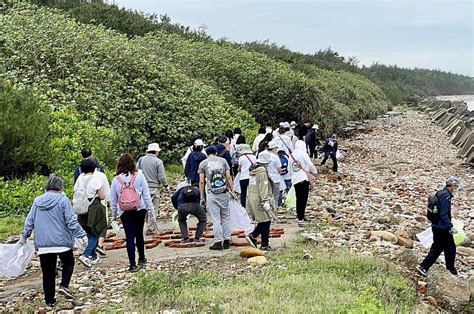 2023中央大學「淨」行式 珍愛地球‧環保淨灘活動 蕃新聞