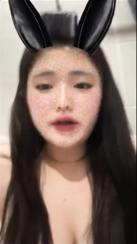 Korean BBW Camgirl Smoking And Squirt Show With Dildo