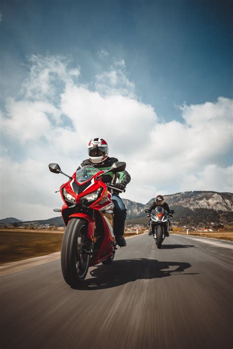 Honda CBR650R und Aprilia RS 660 im Test und Vergleich 