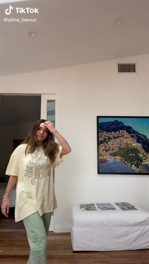 Boob Bounce Bouncy In Bikini Porn HD Mp4 0 15 608x1080 Bouncebooob