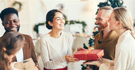 A Prayer To Freely Give Of Ourselves This Christmas Your Daily Prayer