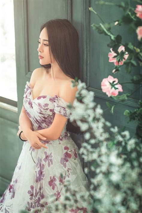 Nhan sắc xinh đẹp như hot girl của vợ ca sĩ nhạc đỏ Việt Hoàn