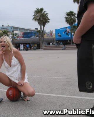 Blonde Upskirt Flasher Bares Pussy At Venice Beach Porn Pictures XXX Photos Sex Images