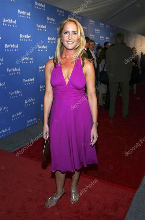 Erin Murphy En Las Llegadas Para Bewitched World Premiere The Ziegfeld Theatre Nueva York Ny