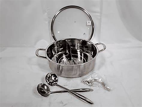 Hot Pot With Divider Lid Stainless Steel Shabu Shabu Pot With 2 Ladles Size 13 Dutch Goat