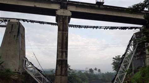 Jembatan Bekas Rel Kereta Api Jembatan Rel Kereta Api Di Tonjong Terputus Jual Beli Besi Baja