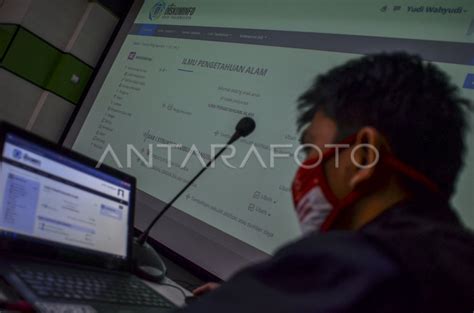 PELATIHAN PENGGUNAAN APLIKASI DARING ANTARA Foto