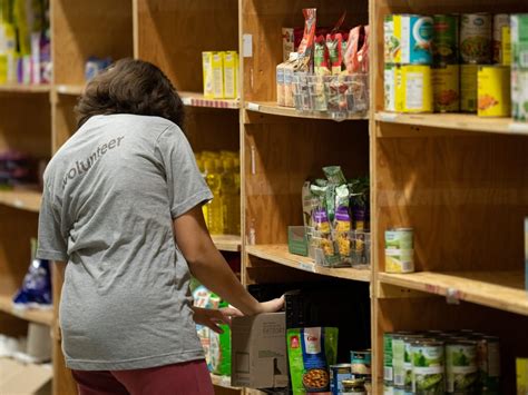 More Canadians Are Turning To Food Banks Than Ever Before New Report Says