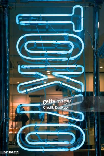 Tokyo Neon Sign Photos and Premium High Res Pictures - Getty Images