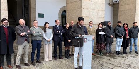 El Ayuntamiento recuerda a las víctimas del terrorismo en el veinte