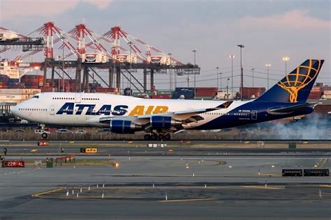 Atlas Air Buys The Last 4 Boeing 747 Aircraft Due To Be Built - Simple ...