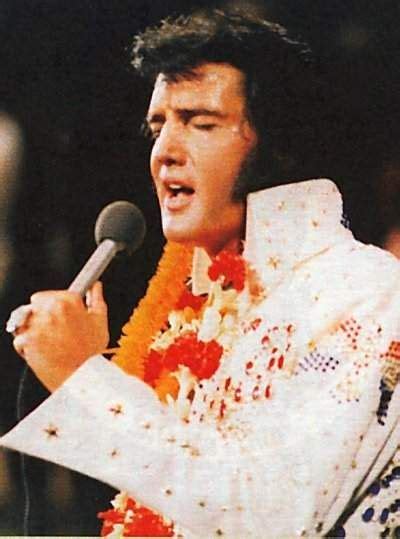 Pin by Petra Perez on Elvis | Elvis presley, Elvis aloha from hawaii ...